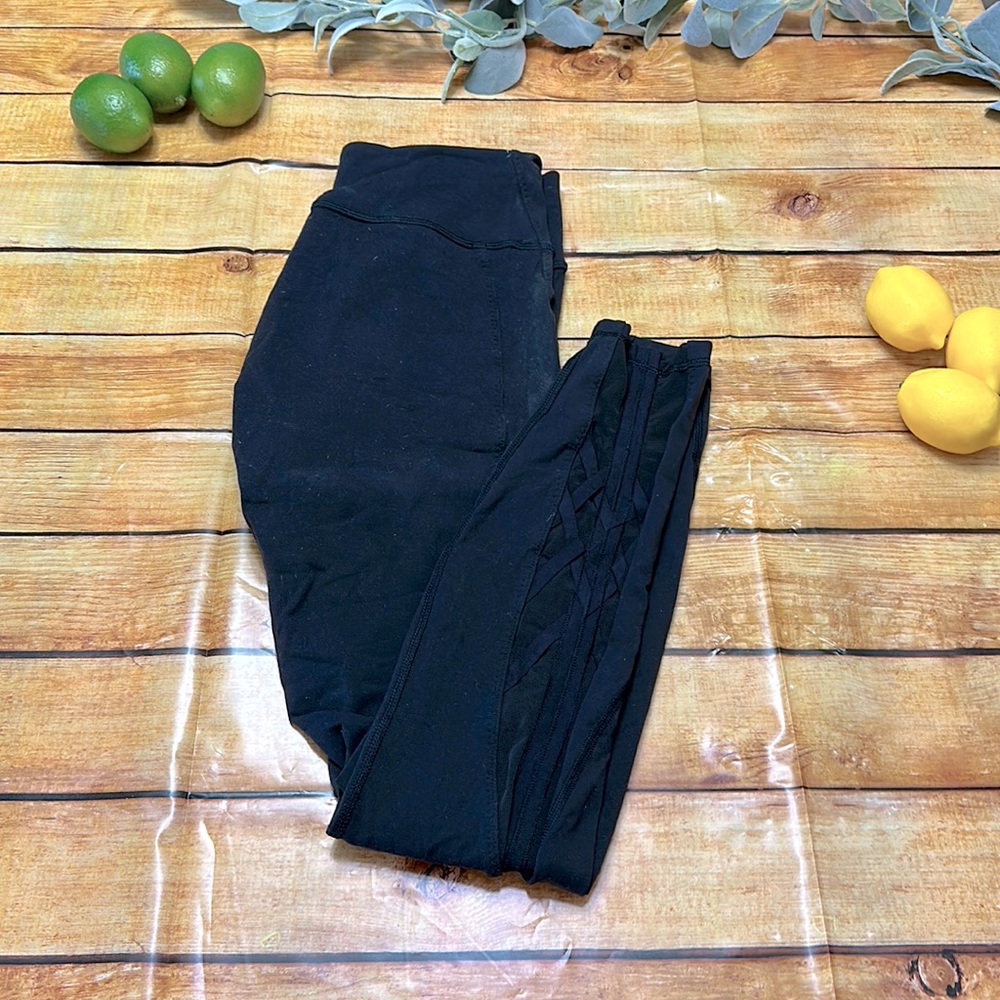 Size 6 or 8 black mesh lululemon leggings
